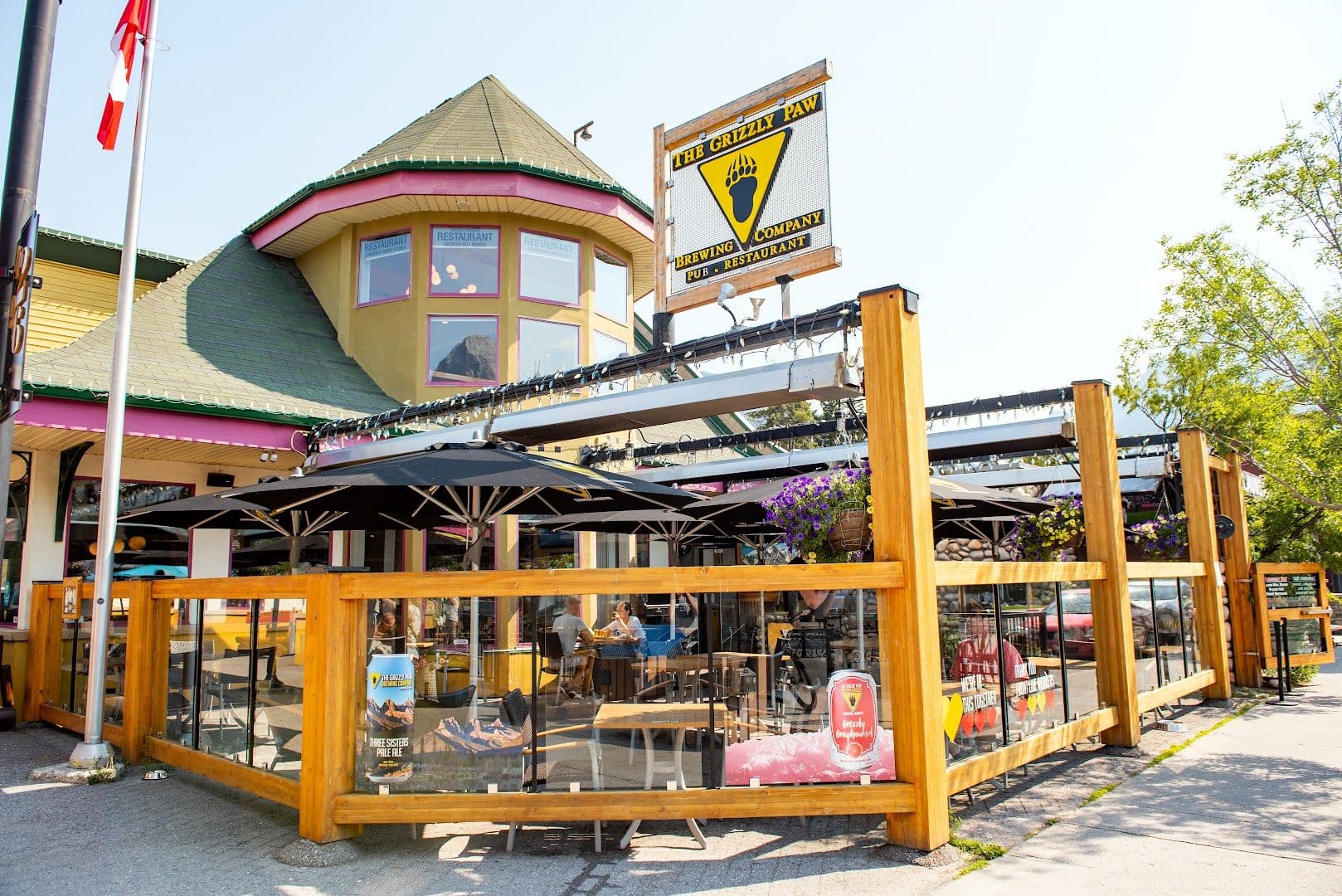 The Grizzly Paw Pub