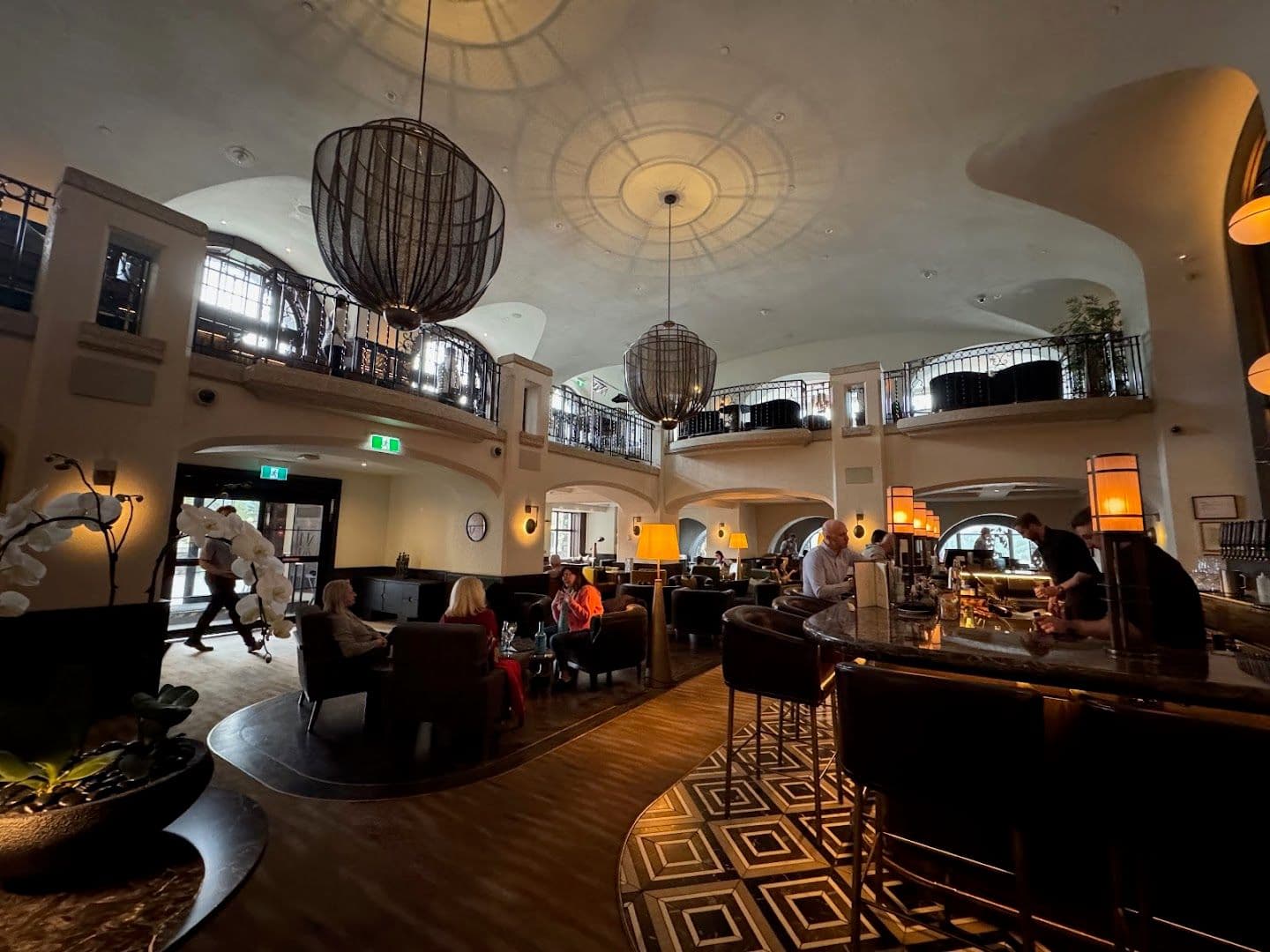 Rundle Bar at Fairmont Banff Springs photo 2