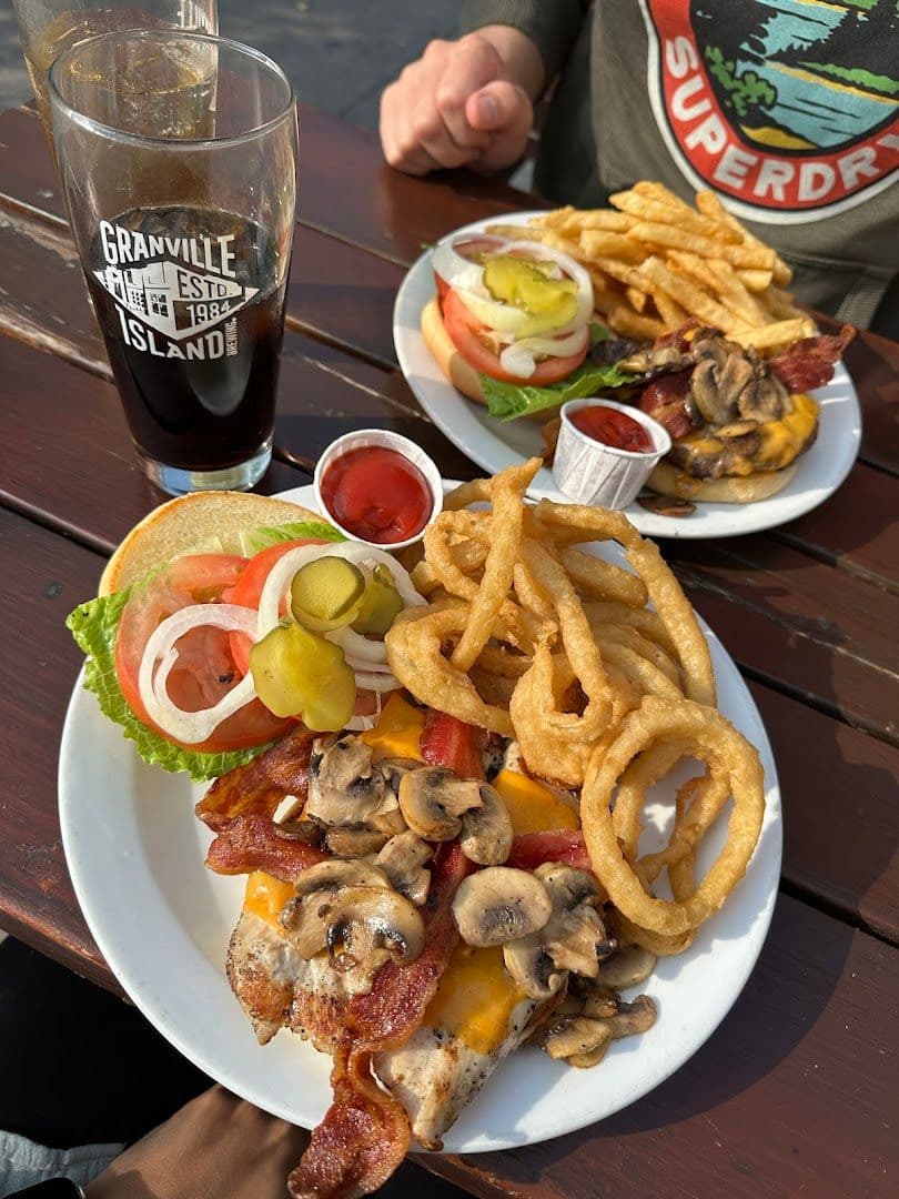 Tommy's Neighbourhood Pub photo 2